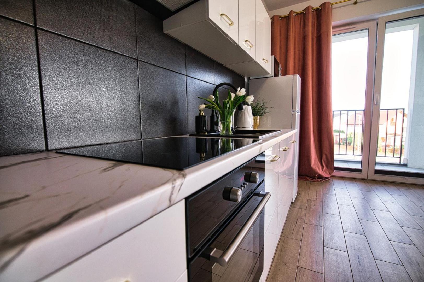 The Palm 35 By Housine Apartment Zator